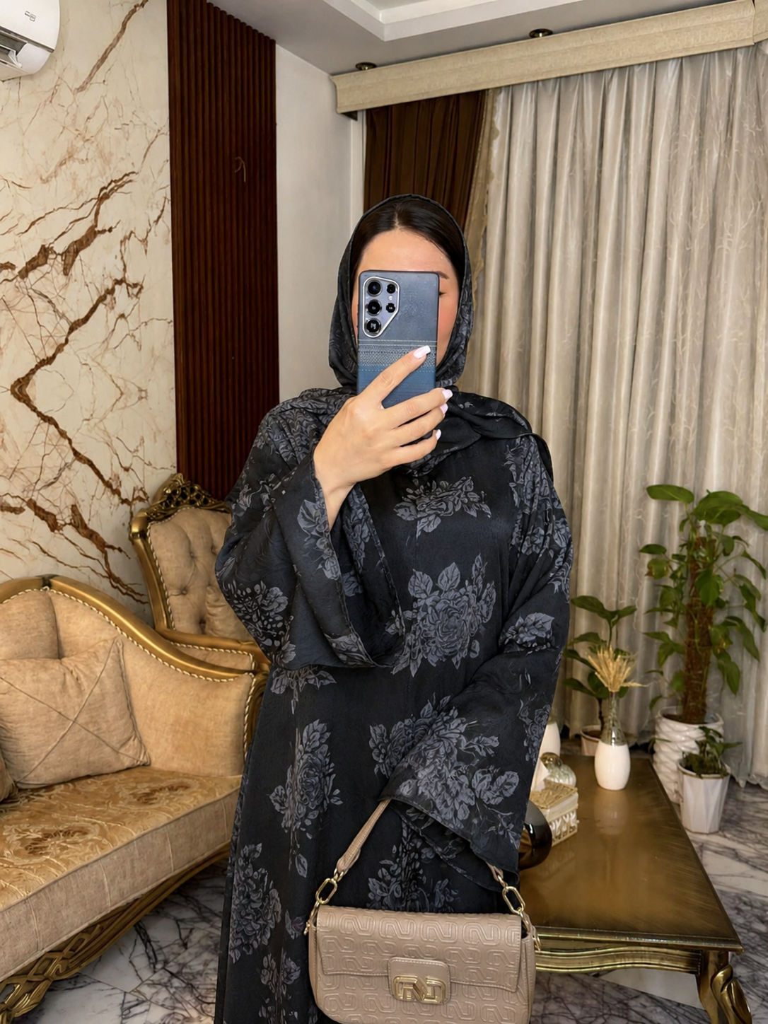 عباية عاطف 1